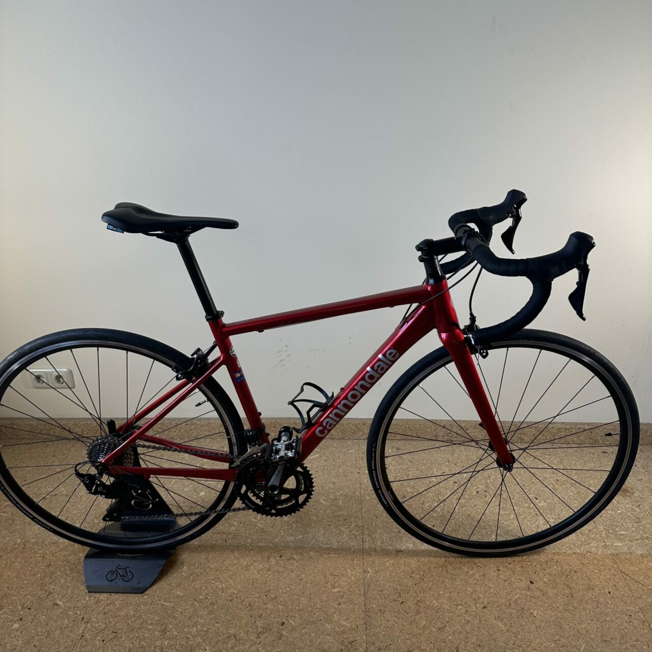 Cannondale 700 M CAAD Optimo 1, Shimano 105, candy red oder alpine